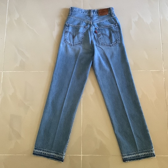 Levis Ribcage Straight Ankle Jeans - Picture 5 of 7